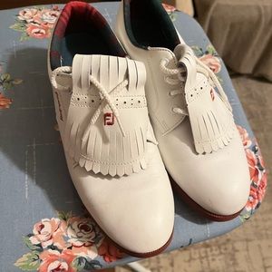 Womens vintage Footjoy golf shoes. Size 8.